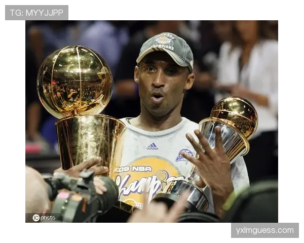 湖人揭幕功勋教练帕特莱利铜像，纪念80年代率领球队四夺总冠军